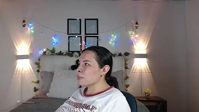 Megan 05  online show from March 28, 7:15 pm