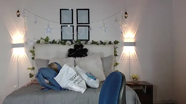 Megan 05  online show from April 7, 2:08 pm