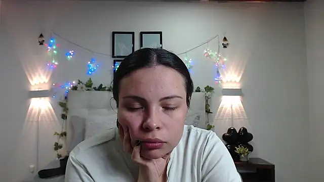 Megan 05  online show from May 20, 7:22 pm