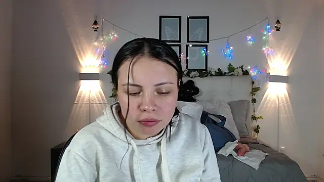 Megan 05  online show from January 10, 7:31 pm