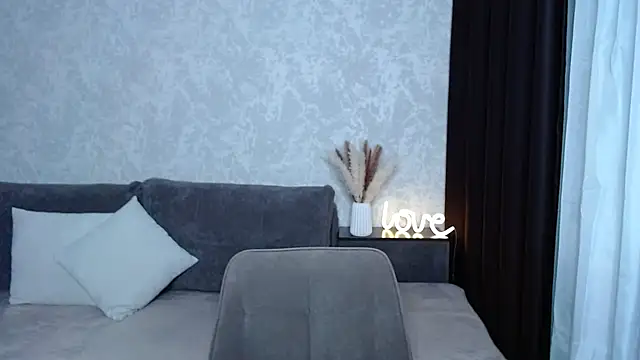 IrisJones online show from October 11, 2:51 pm