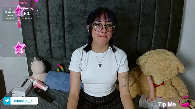 Snapshot of Littlee_Bunny_ chatting on October 7, 11:00 am Littlee Bunny online show from October 7, 11:00 am