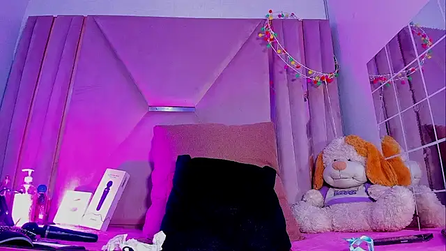 Snapshot of jazmin_waked chatting on July 10, 2:44 am jazmin waked online show from July 10, 2:44 am
