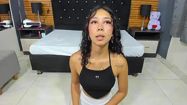 Lisa sweetas online show from November 18, 7:17 pm