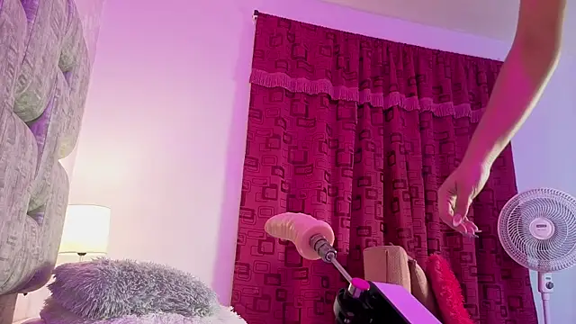 Lisa sweetas online show from March 27, 2:42 am