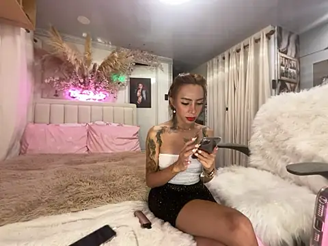 Snapshot of EvianaEvans chatting on February 21, 8:11 pm EvianaEvans online show from February 21, 8:11 pm