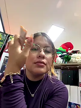 iamlucy online show from November 12, 10:02 pm