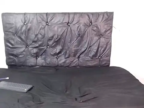 Snapshot of masterbrave420 chatting on October 6, 9:59 pm masterbrave420 online show from October 6, 9:59 pm