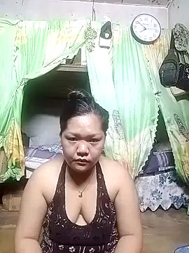 Snapshot of Yummy_tits4youxx chatting on November 4, 6:39 am Yummy tits4youxx online show from November 4, 6:39 am