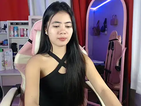 Snapshot of pinay_sharmelyn chatting on March 11, 3:06 pm pinay sharmelyn online show from March 11, 3:06 pm