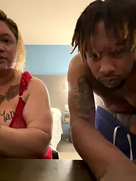 Snapshot of BigMfLuther chatting on November 30, 3:18 am BigMfLuther online show from November 30, 3:18 am