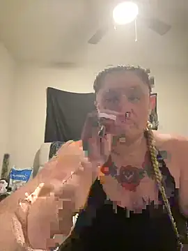 Snapshot of BigMfLuther chatting on November 15, 4:16 am BigMfLuther online show from November 15, 4:16 am