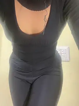 Snapshot of maya_telugu_22 chatting on February 10, 4:50 pm maya telugu 22 online show from February 10, 4:50 pm