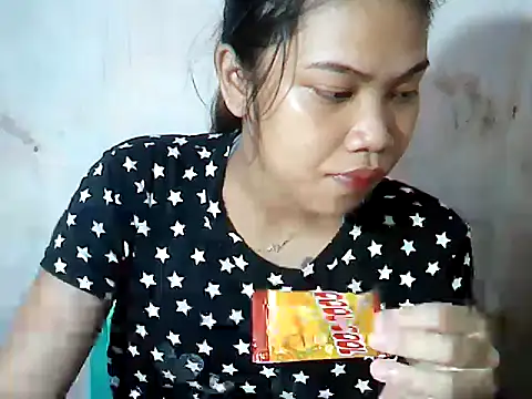 Snapshot of MorenaLovelyPinay24 chatting on November 18, 4:38 am MorenaLovelyPinay24 online show from November 18, 4:38 am