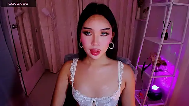 MS LUNA online show from November 25, 8:31 pm