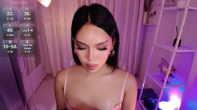 MS LUNA online show from October 23, 12:42 am