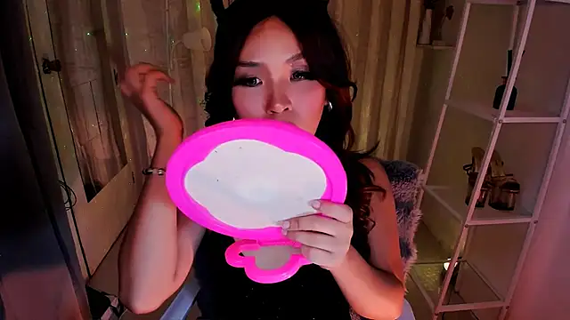 Snapshot of MS_LUNA chatting on September 23, 7:43 pm MS LUNA online show from September 23, 7:43 pm
