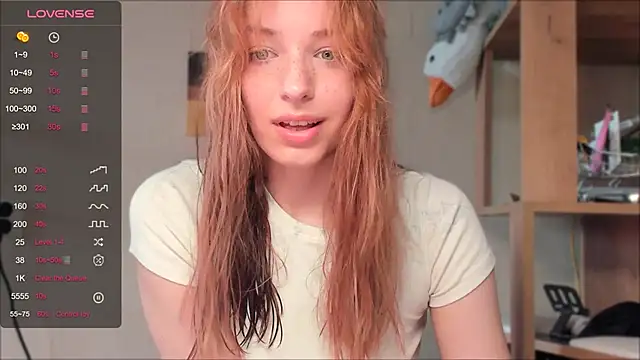 elilybby online show from April 4, 10:11 am