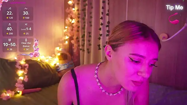 PinkyAura online show from February 17, 4:59 pm