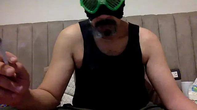 CaiBull online show from June 7, 8:25 pm