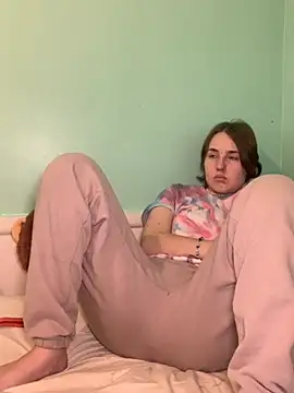 Snapshot of angelbliss10100 chatting on November 12, 5:11 am angelbliss10100 online show from November 12, 5:11 am