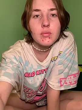 Snapshot of angelbliss10100 chatting on November 10, 10:09 am angelbliss10100 online show from November 10, 10:09 am