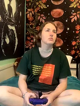 Snapshot of angelbliss10100 chatting on December 15, 8:47 pm angelbliss10100 online show from December 15, 8:47 pm