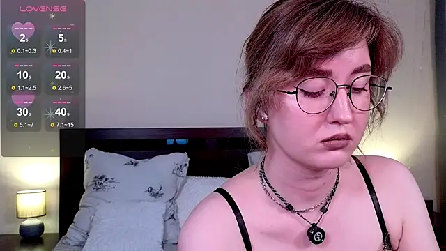 Snapshot of _AlexaFlowers_ chatting on June 10, 10:38 am AlexaFlowers online show from June 10, 10:38 am