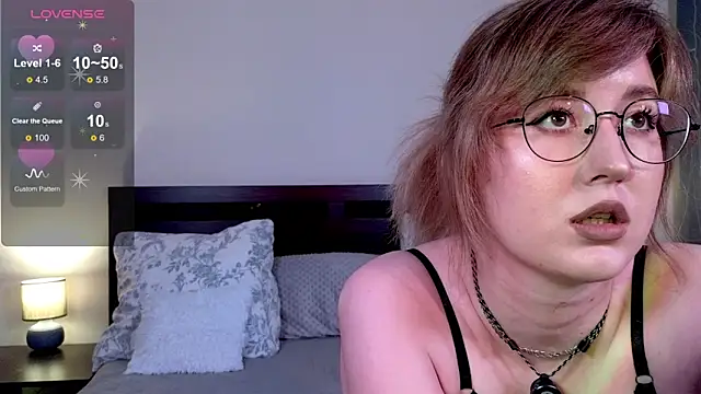 Snapshot of _AlexaFlowers_ chatting on June 2, 10:15 am AlexaFlowers online show from June 2, 10:15 am