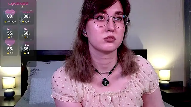 Snapshot of _AlexaFlowers_ chatting on June 11, 8:33 am AlexaFlowers online show from June 11, 8:33 am