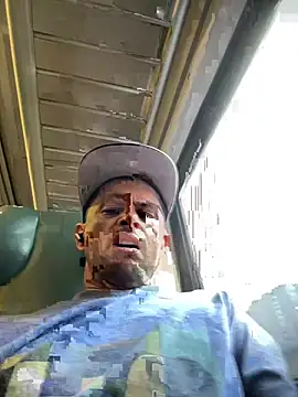 Snapshot of Carlosmauricio123 chatting on July 10, 8:42 pm Carlosmauricio123 online show from July 10, 8:42 pm