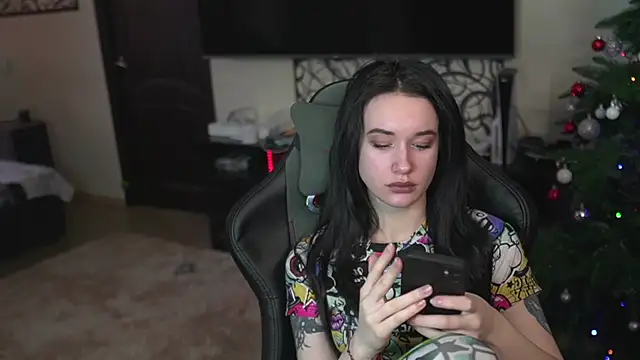 Snapshot of lis_silver chatting on January 8, 9:48 am lis silver online show from January 8, 9:48 am