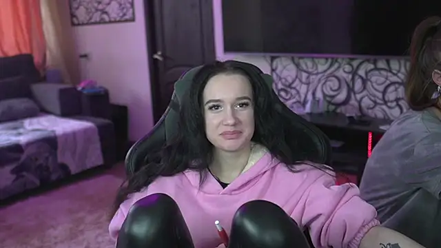 Snapshot of lis_silver chatting on February 9, 10:24 am lis silver online show from February 9, 10:24 am