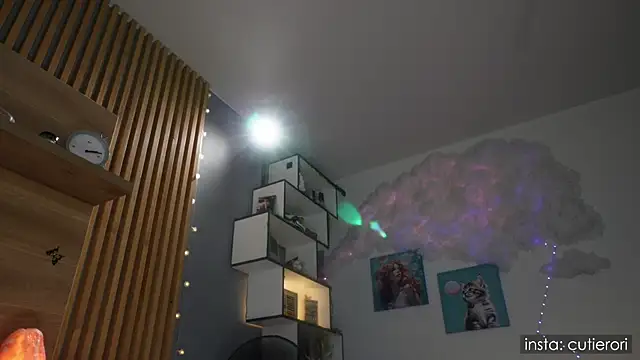 cutierori online show from November 11, 3:34 am