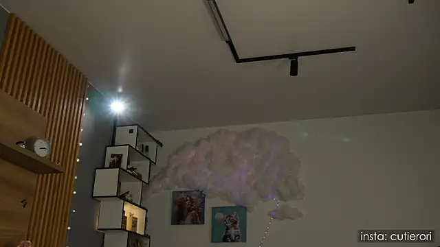 cutierori online show from October 2, 2:59 am