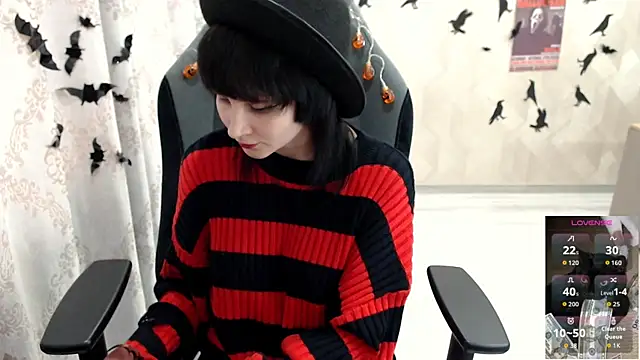 Snapshot of MistyDark chatting on October 27, 10:16 am MistyDark online show from October 27, 10:16 am