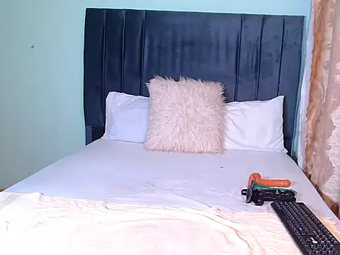 KINKYBOOTI22 online show from December 14, 2:18 am