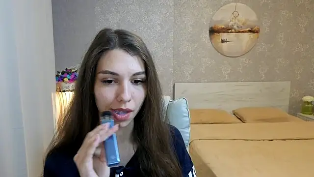 Snapshot of KellyShines chatting on June 14, 4:19 pm KellyShines online show from June 14, 4:19 pm