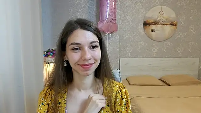 Snapshot of KellyShines chatting on June 24, 10:14 am KellyShines online show from June 24, 10:14 am