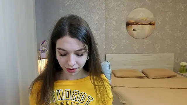 KellyShines online show from April 26, 3:09 pm