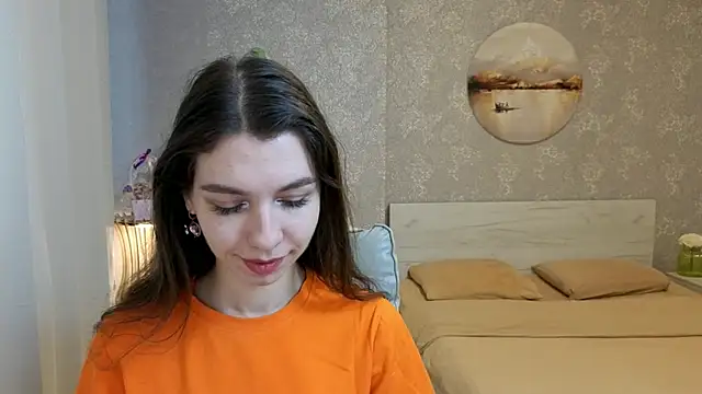KellyShines online show from May 4, 1:25 pm