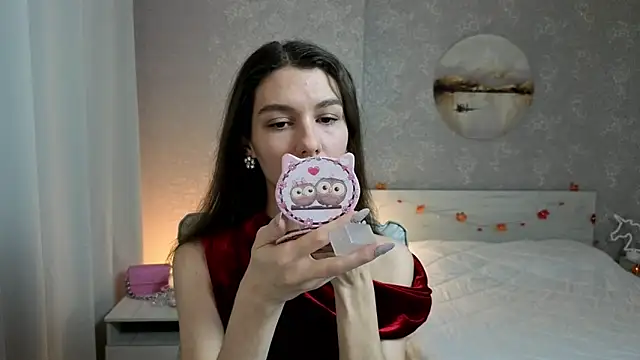 KellyShines online show from December 3, 8:14 am