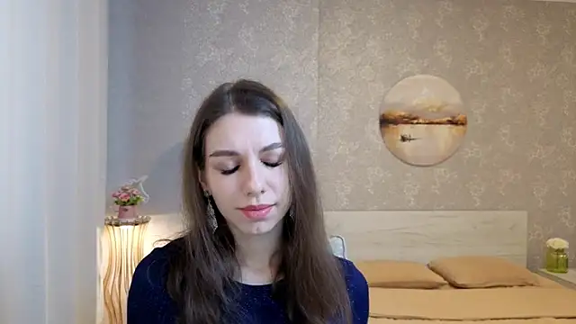 KellyShines online show from April 10, 2:13 pm