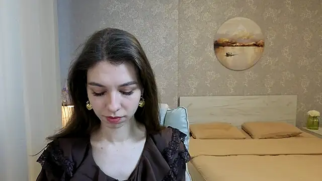 KellyShines online show from April 27, 1:09 pm