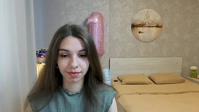 Snapshot of KellyShines chatting on June 17, 11:20 am KellyShines online show from June 17, 11:20 am