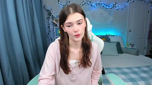 Zoe Vee online show from October 23, 3:27 am