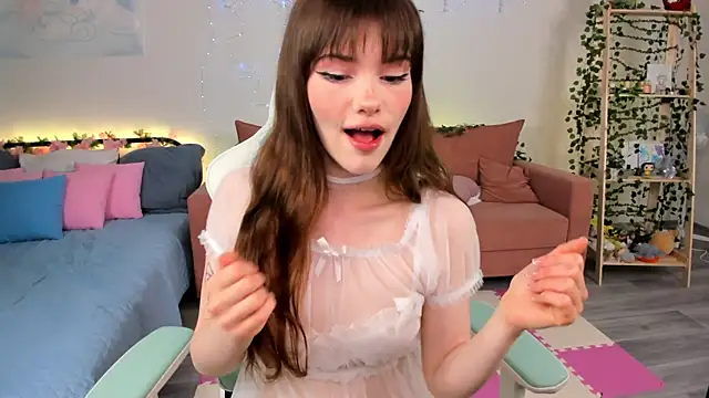 Snapshot of Zoe_Vee chatting on June 24, 3:38 am Zoe Vee online show from June 24, 3:38 am