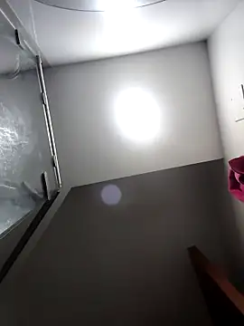 Megara 25 online show from April 5, 3:19 pm