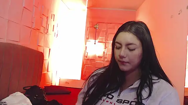 Megara 25 online show from December 16, 5:06 pm