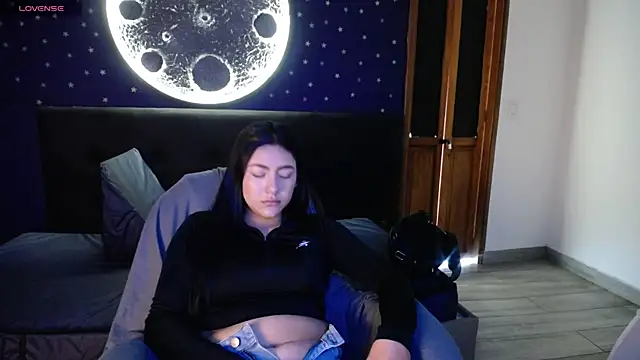 Megara 25 online show from April 14, 3:28 pm